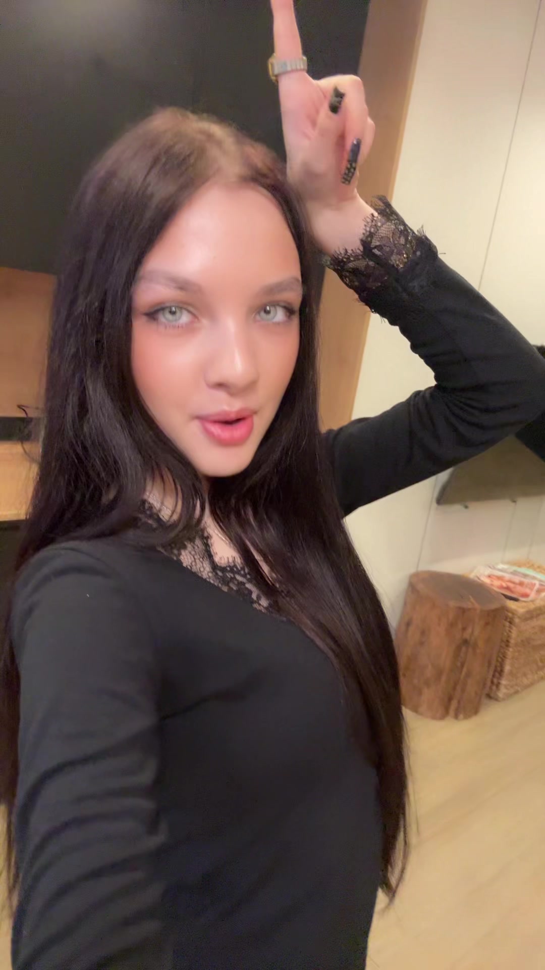 @DIVAMILLI🧿