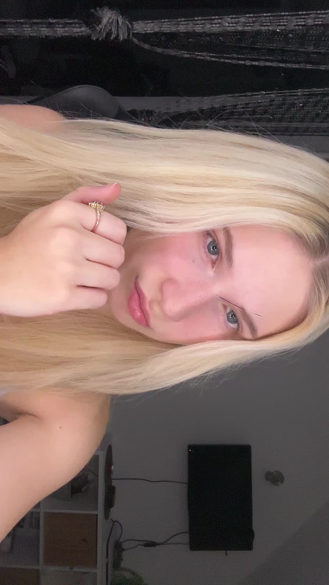@Lulu🇩🇪