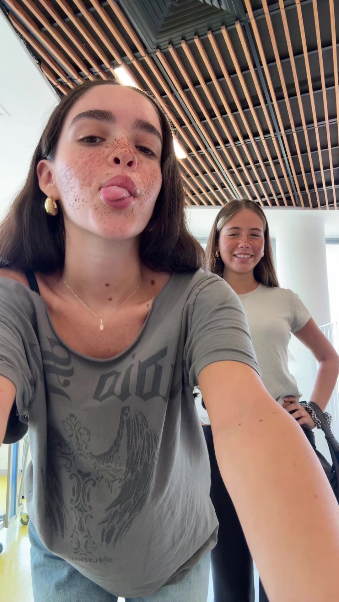 @Mia