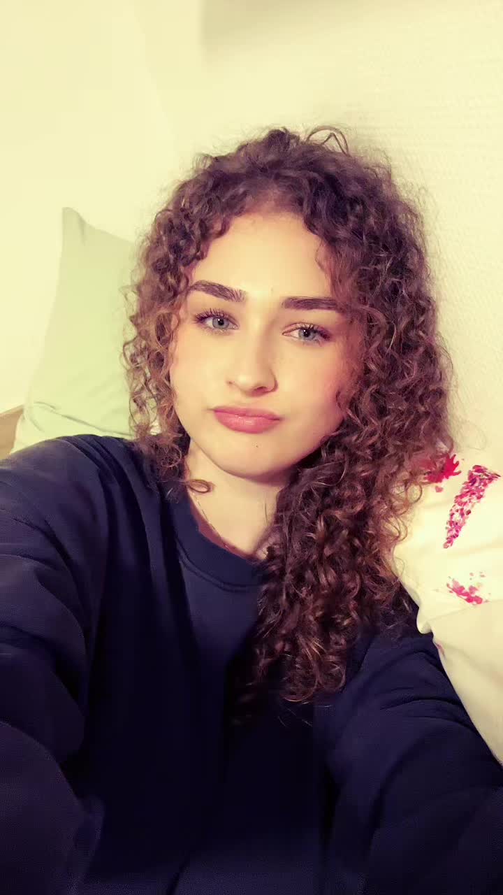 @𑣲Јулија