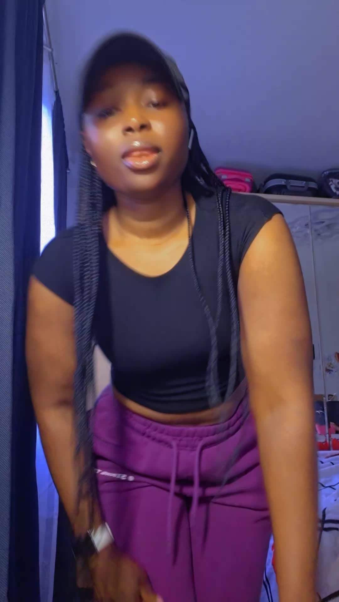 @@ebonygifty🖤🖤♉️