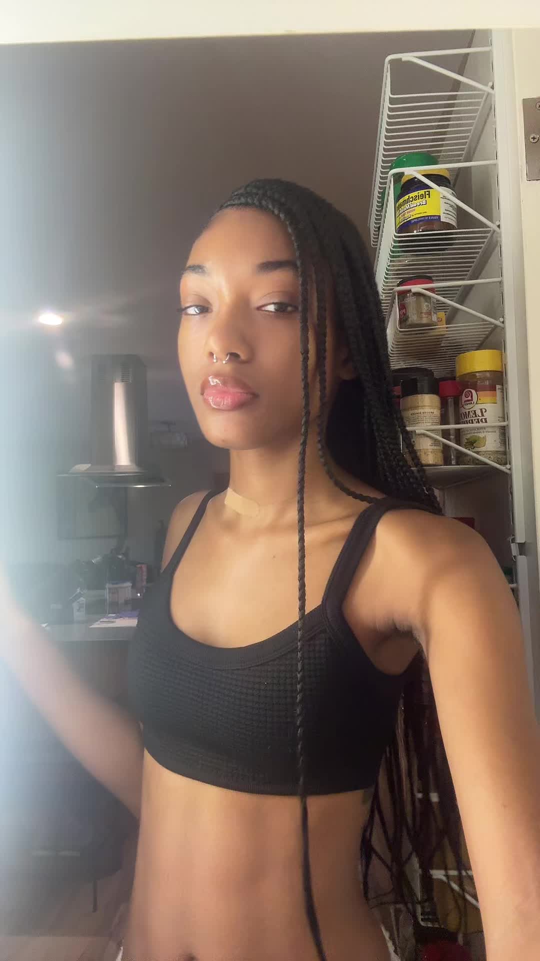 @😻