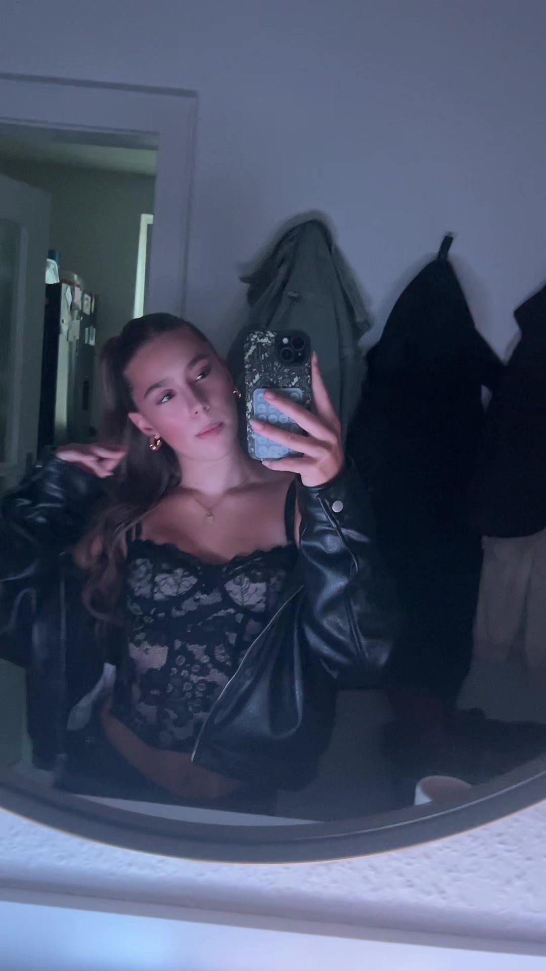 @leonaaisk