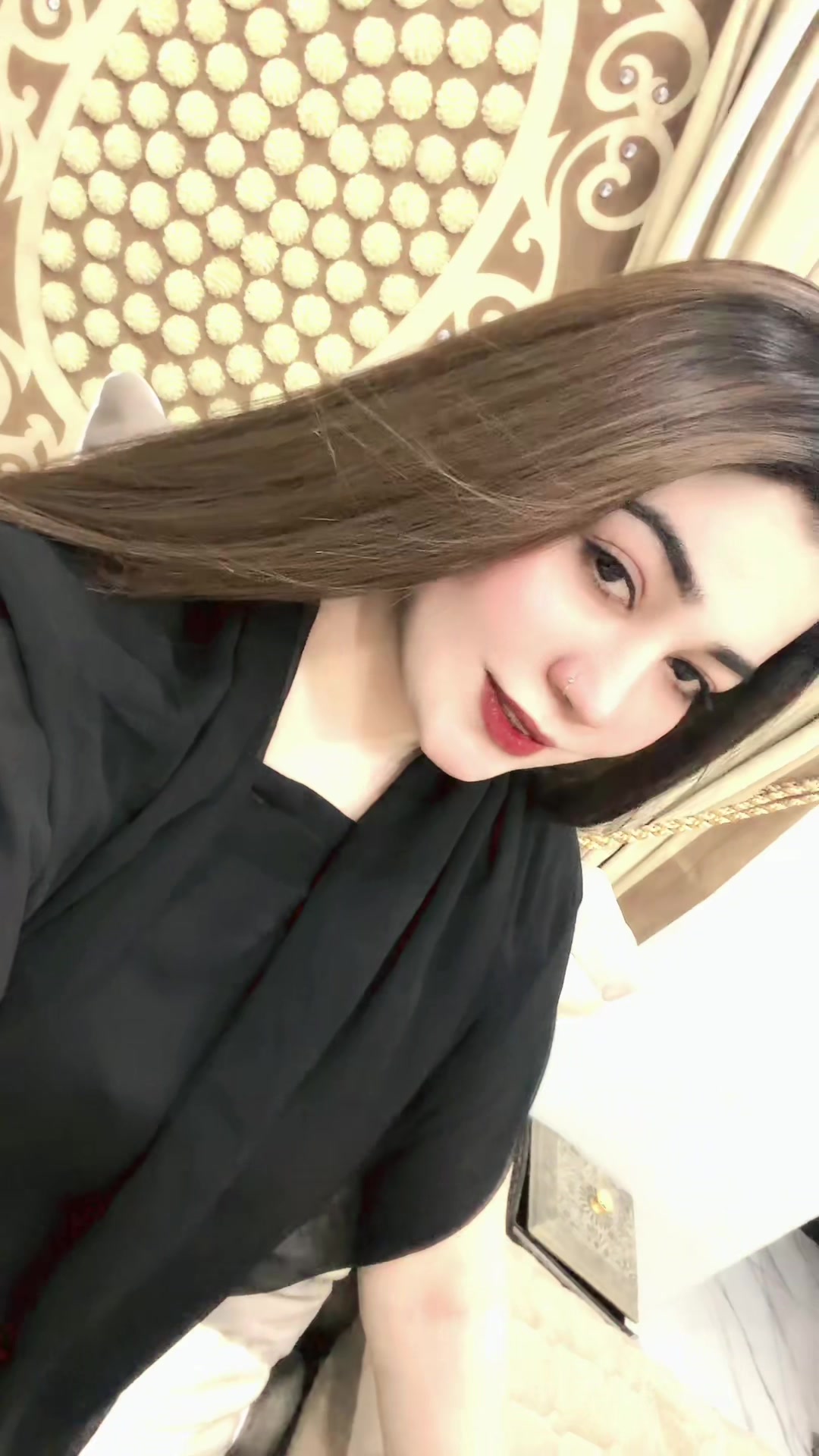 @Lovely Khan 🥀