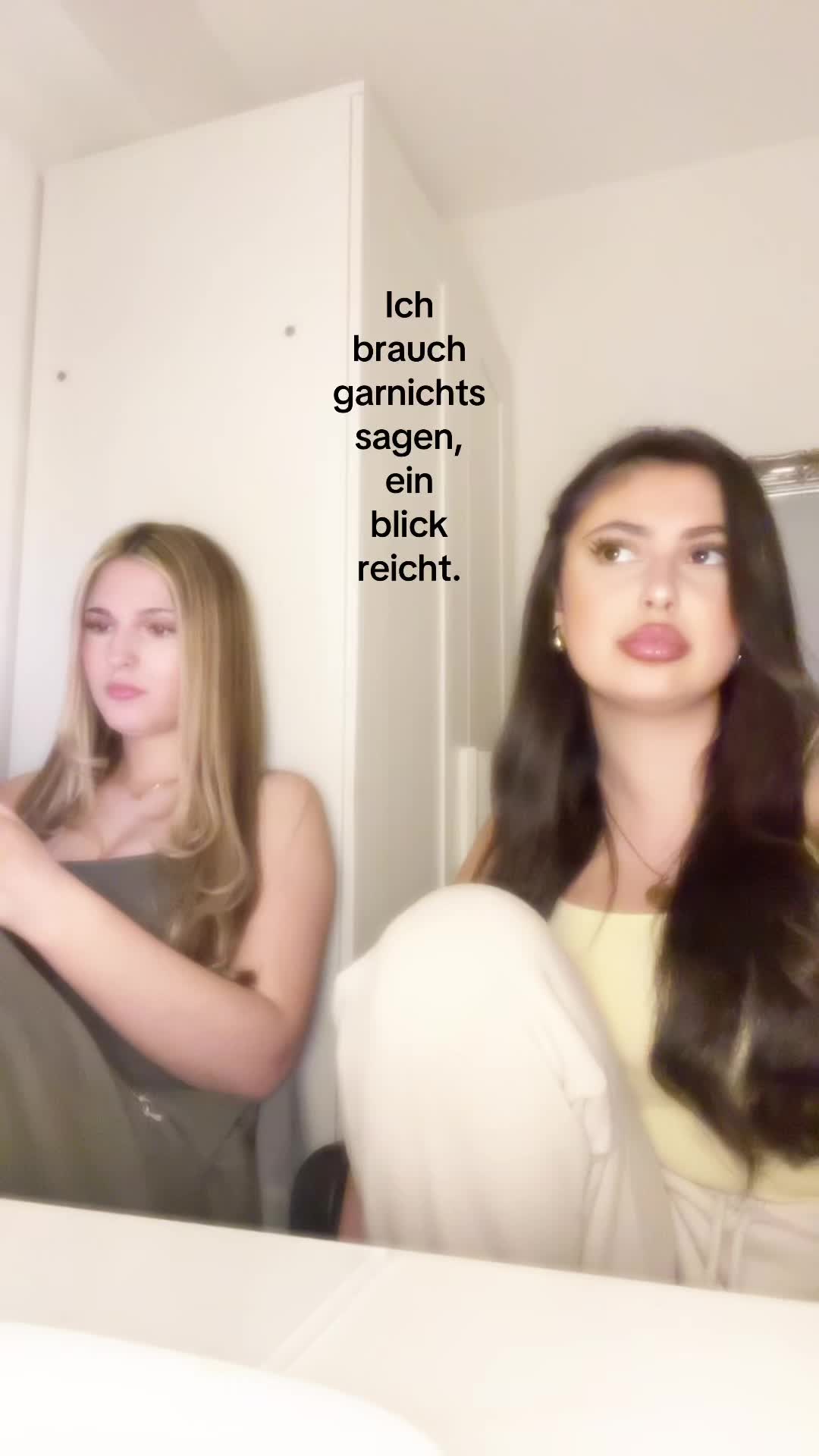 @⃟