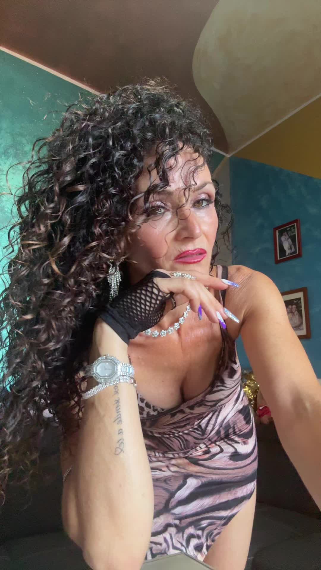 @👑