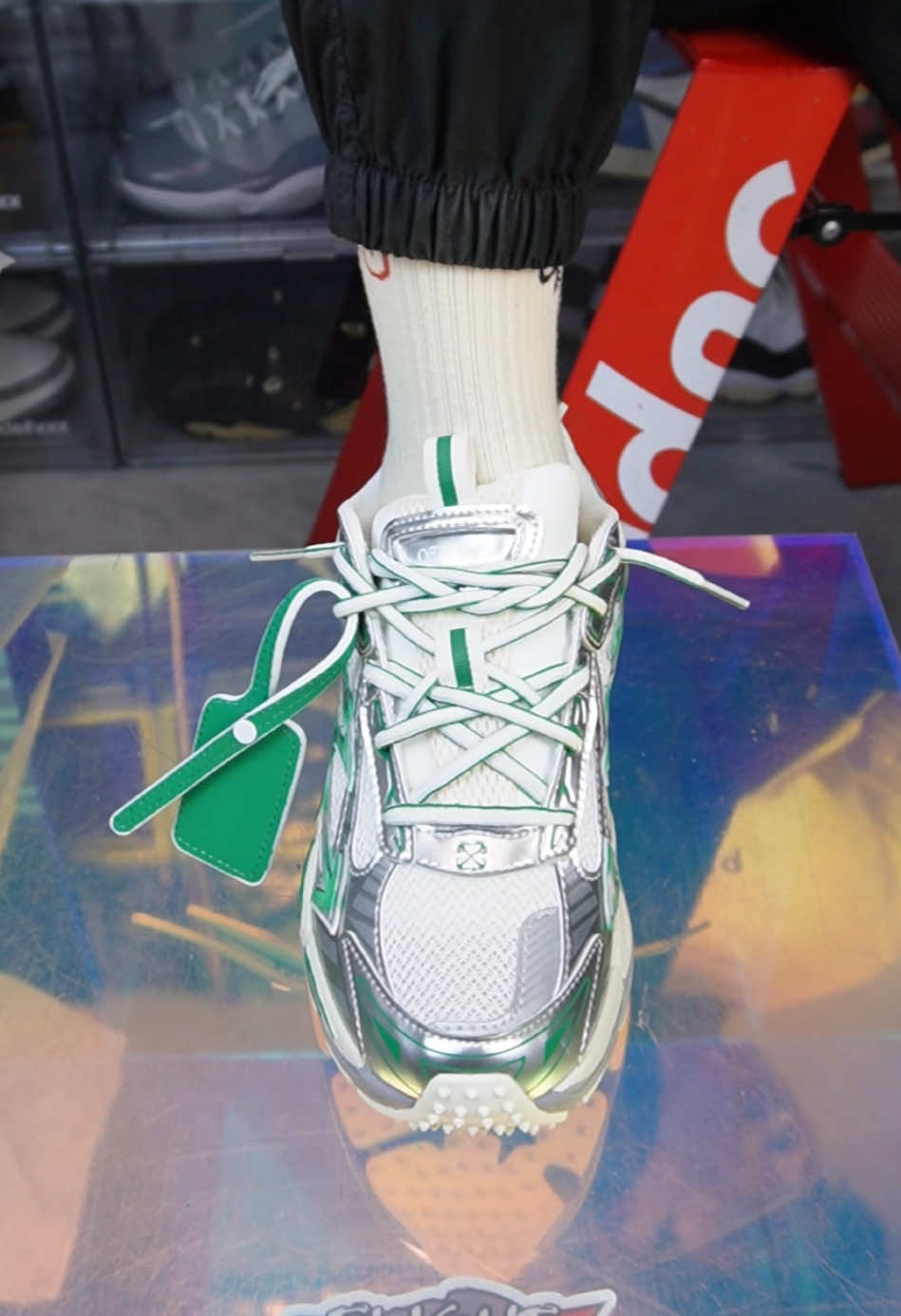 @Lacedsneaker