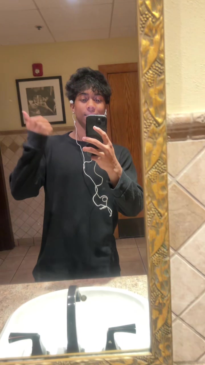 @⃟
