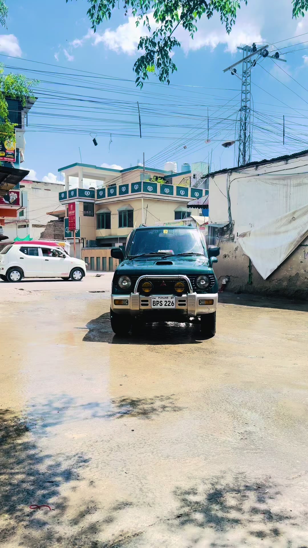 @FourWheels.com
