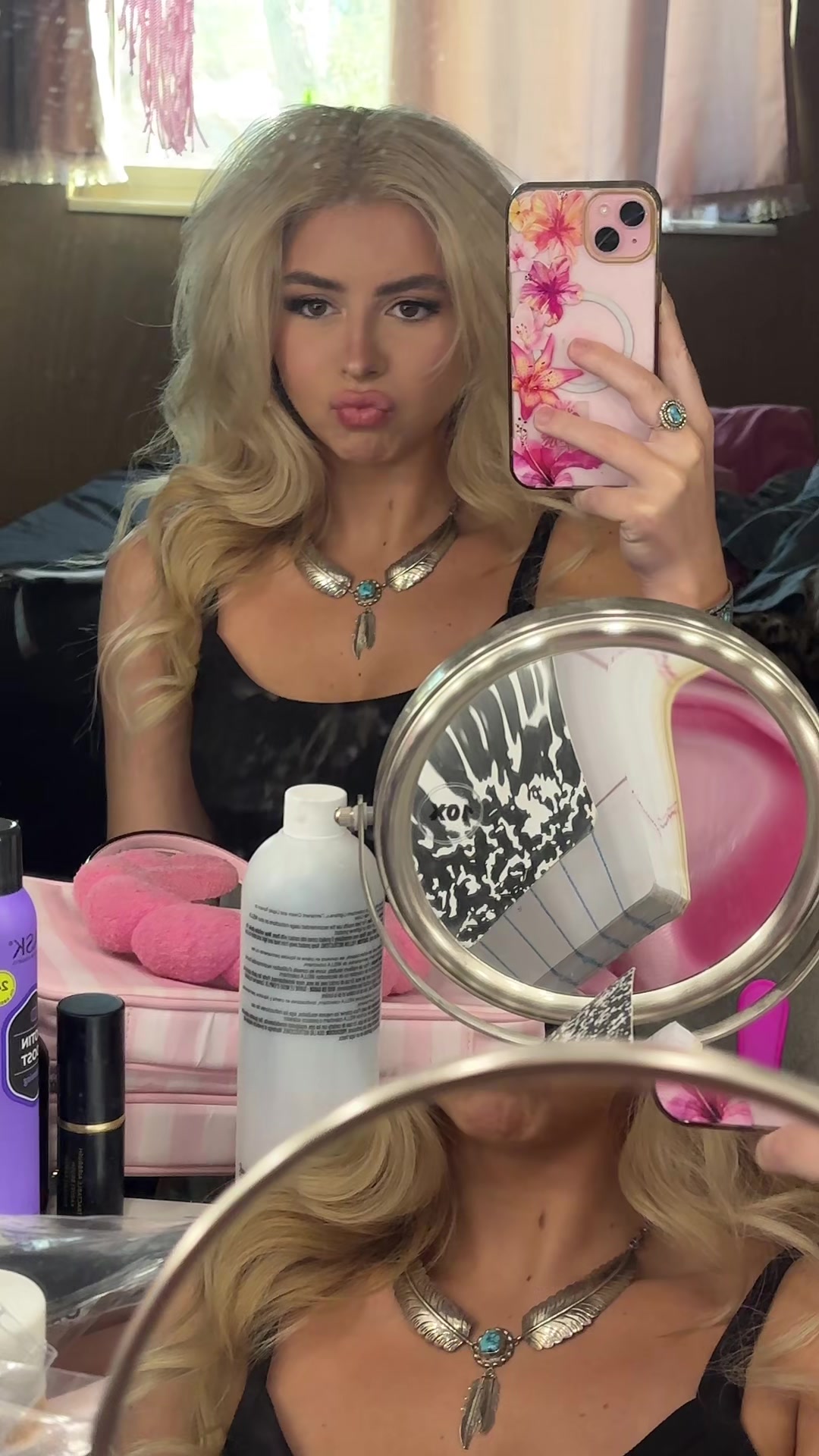 @Valianna Rose
