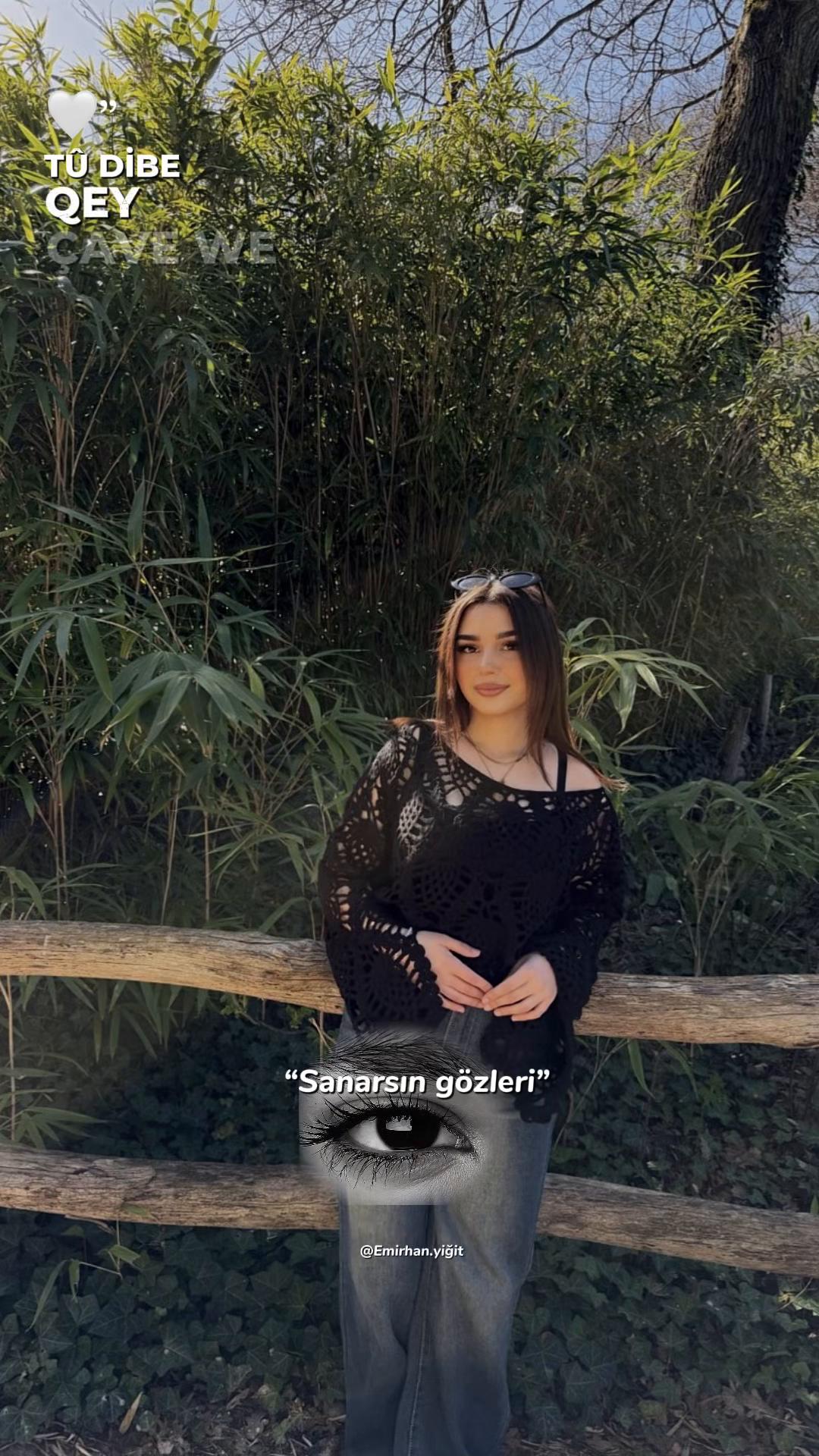 @𝒱