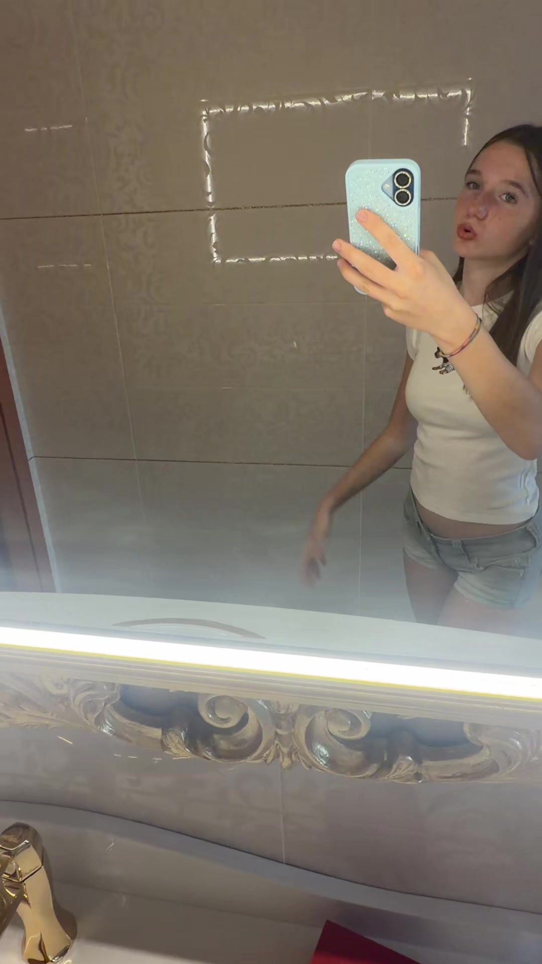 @Alessandra3