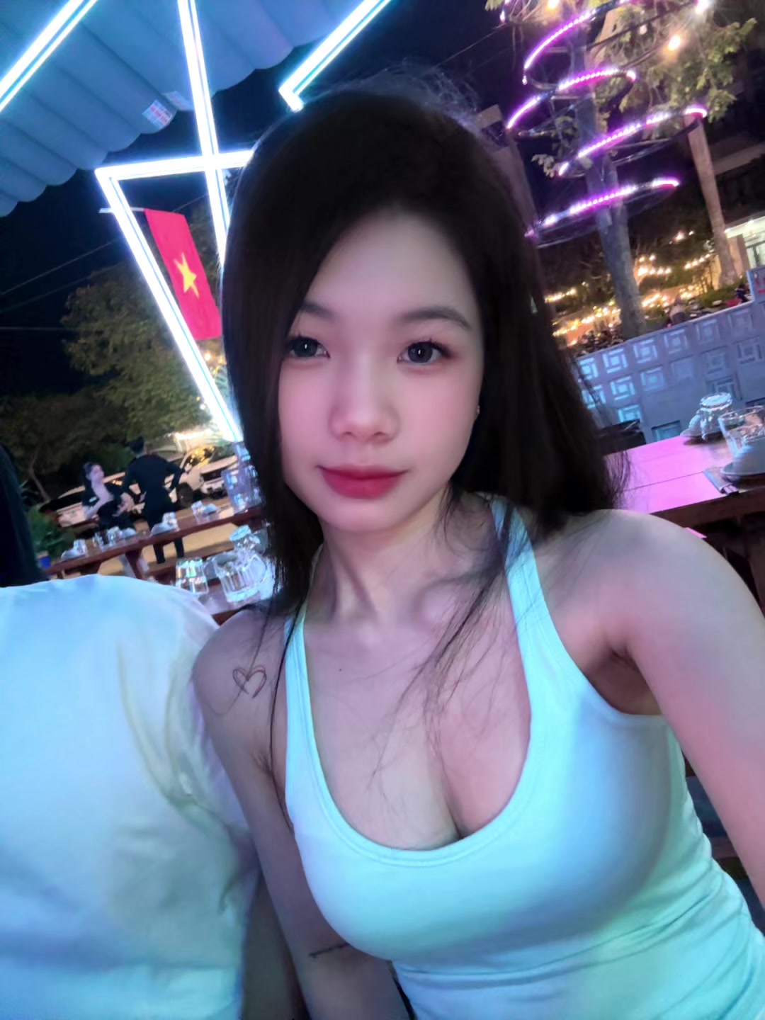 @𝕋𝕙𝕒𝕟𝕙 𝕍𝕪