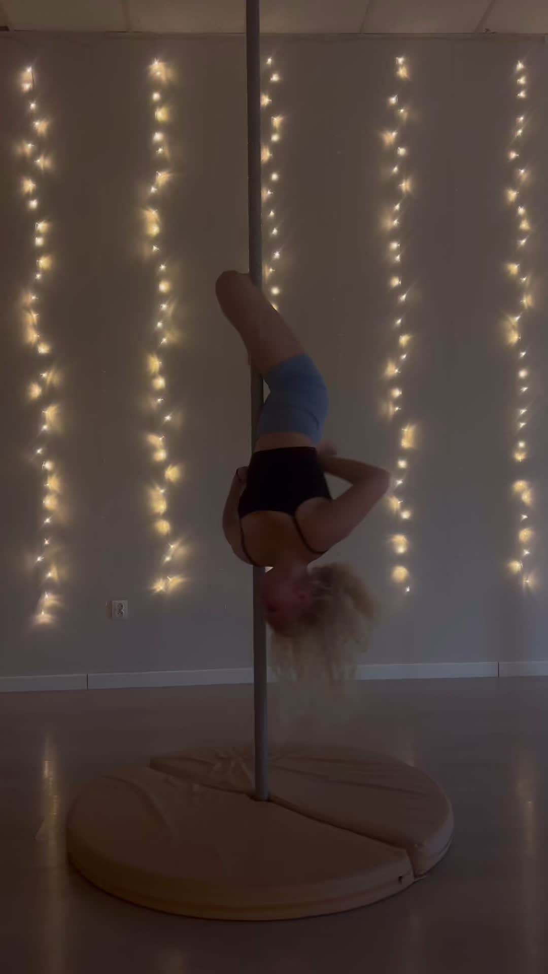 @𝒫𝑜𝓁𝑒 𝒹𝒶𝓃𝒸𝑒