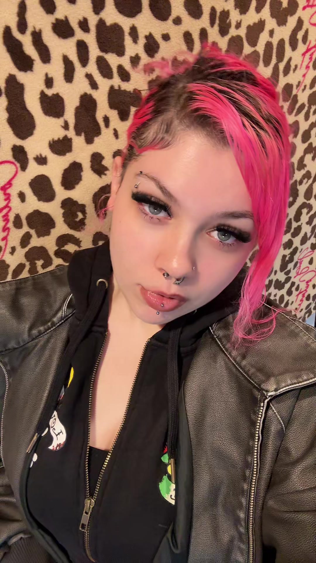 @mshellolitty