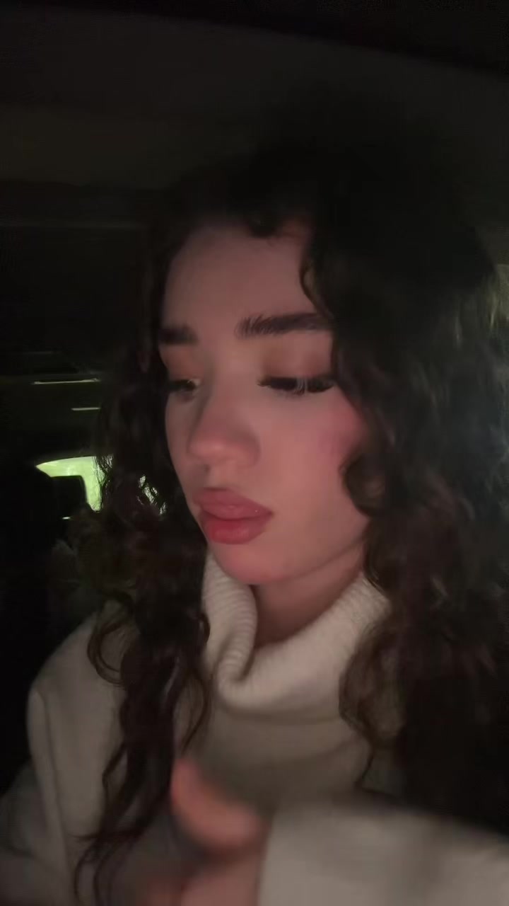 @emicamacho__