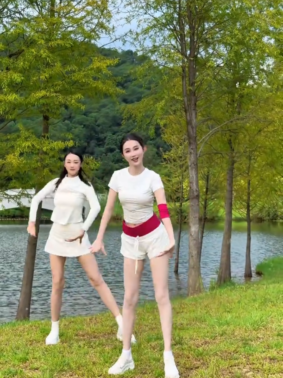 @Sally 雪莉 大笑笑
