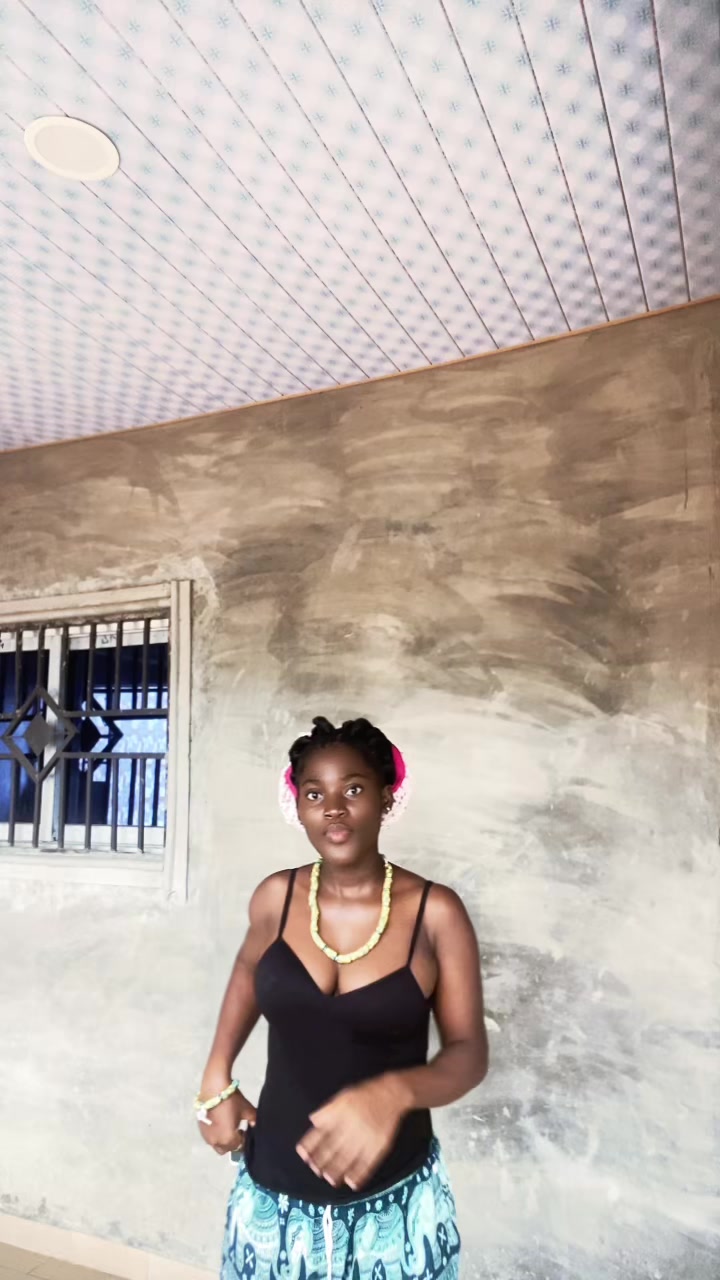 @CHEZ MISS HELENA 🛍💋🇨🇮