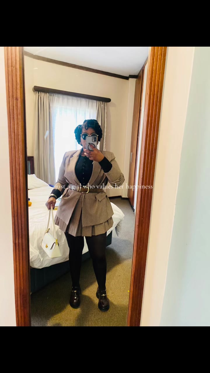@Kimmy Phongolo🦋