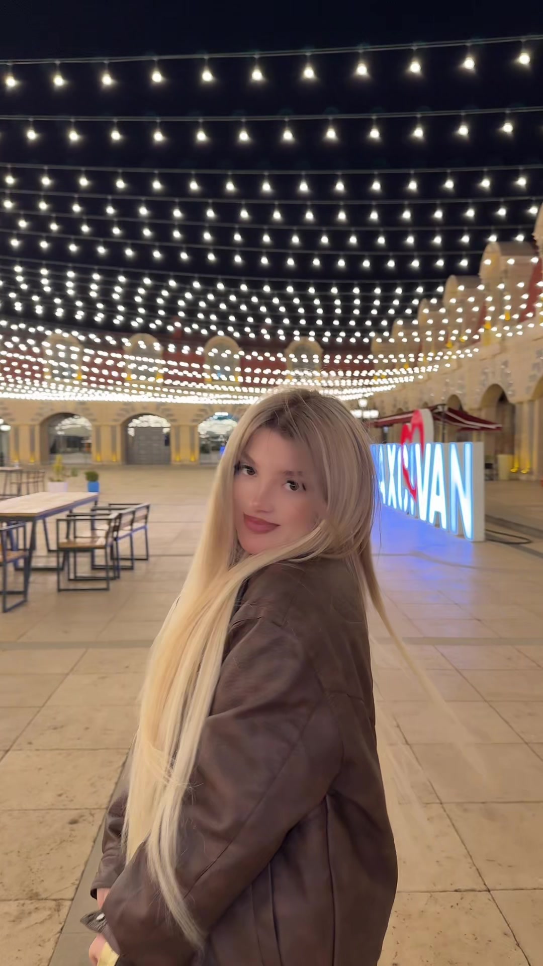 @Moniş🤍