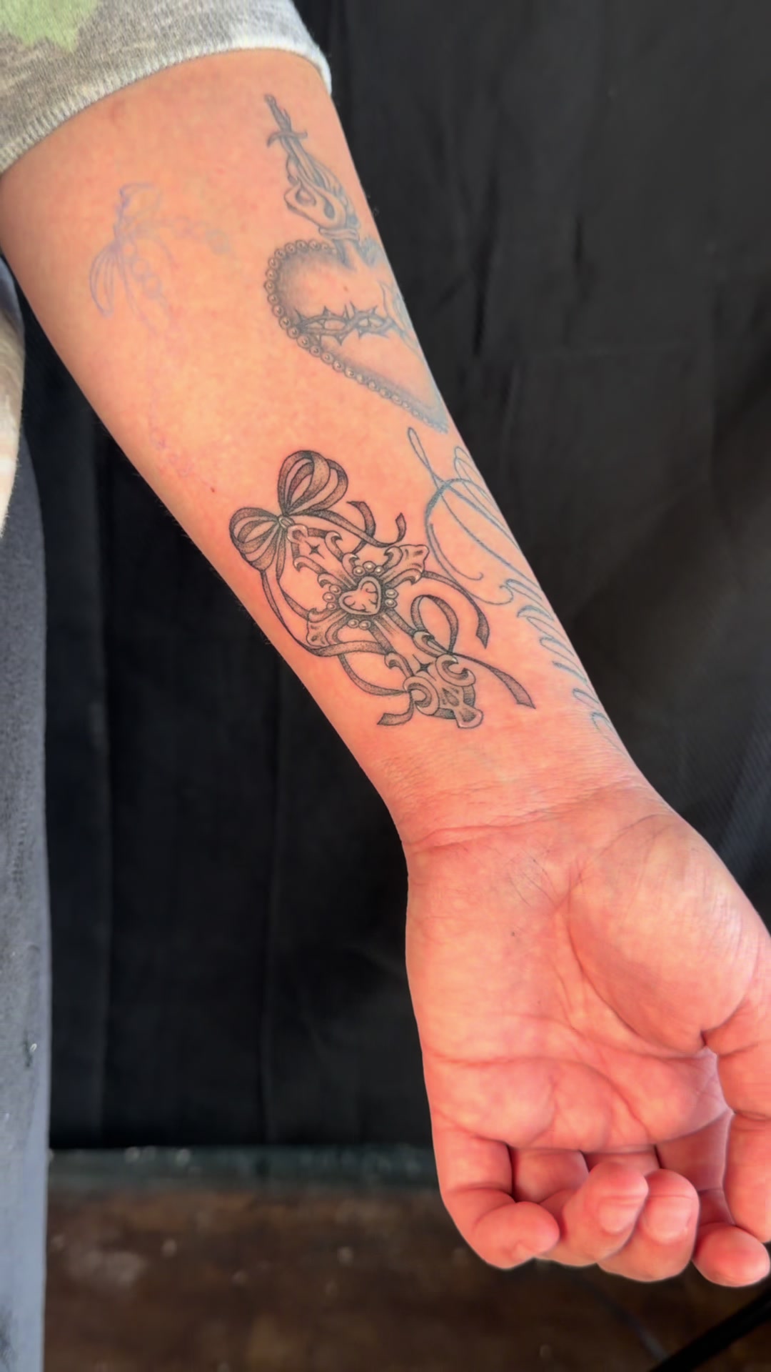 @fineline tattoo artist ❦