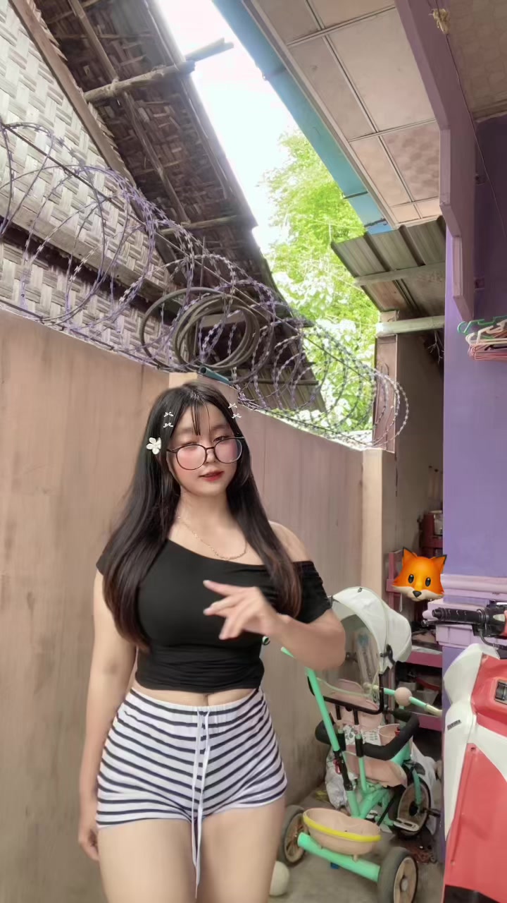 @<3