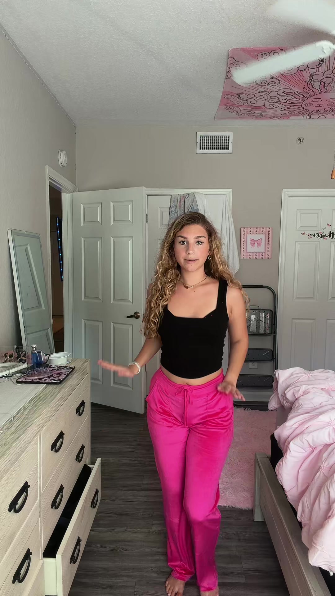 @Theyluvvella