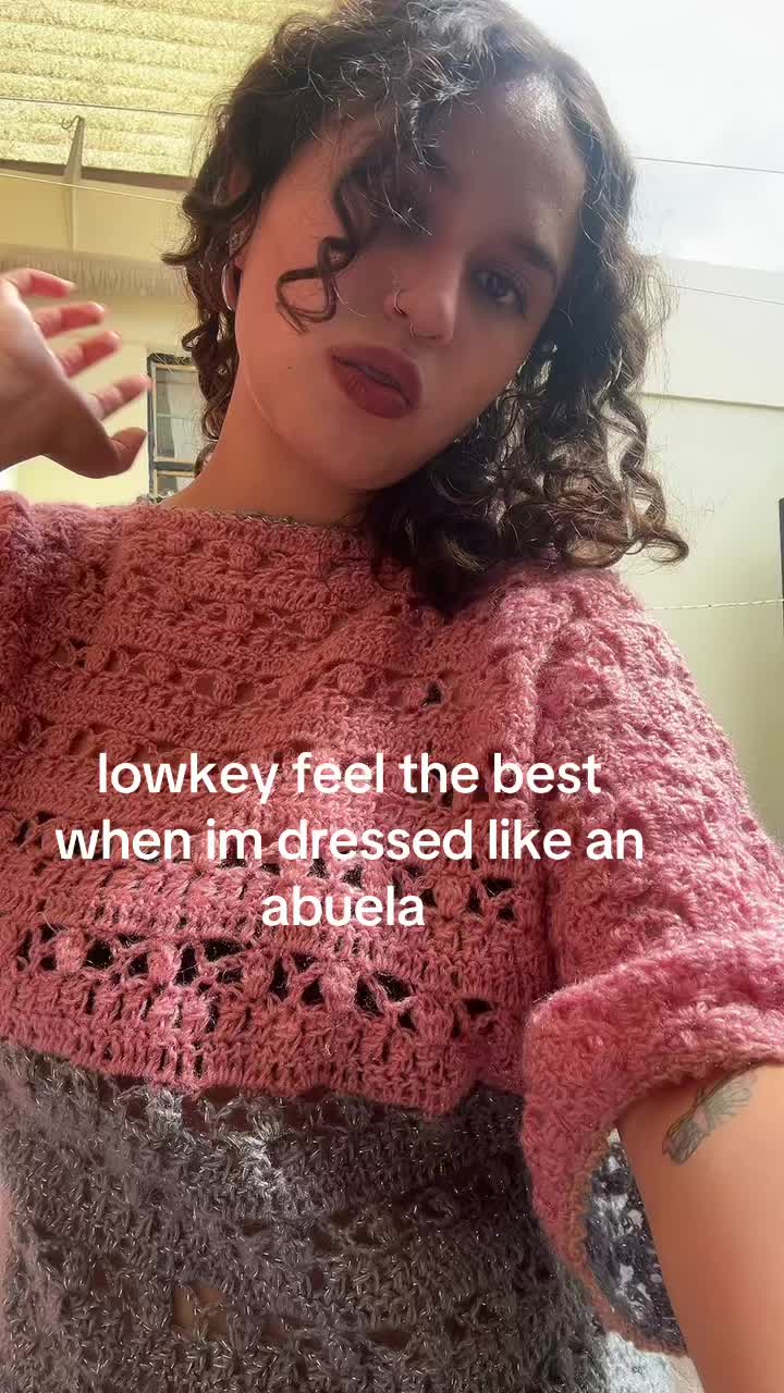 @julihoophoe