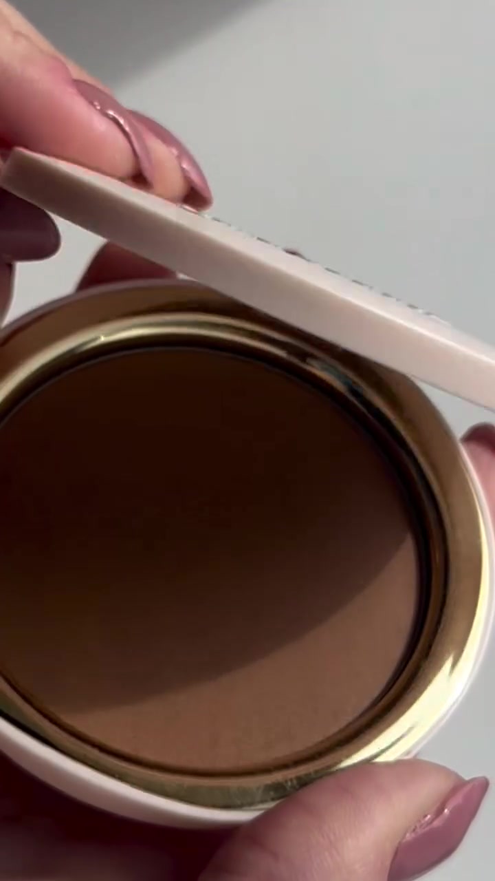 @galwithglambition