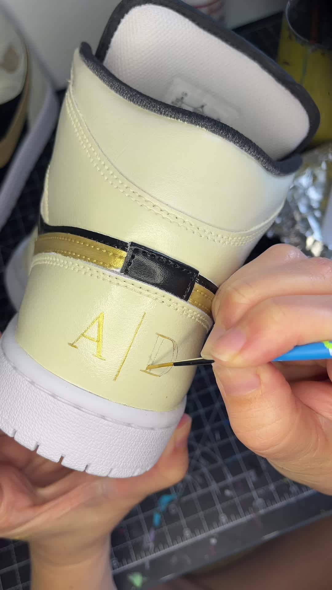 @Starkey Custom Co 👟