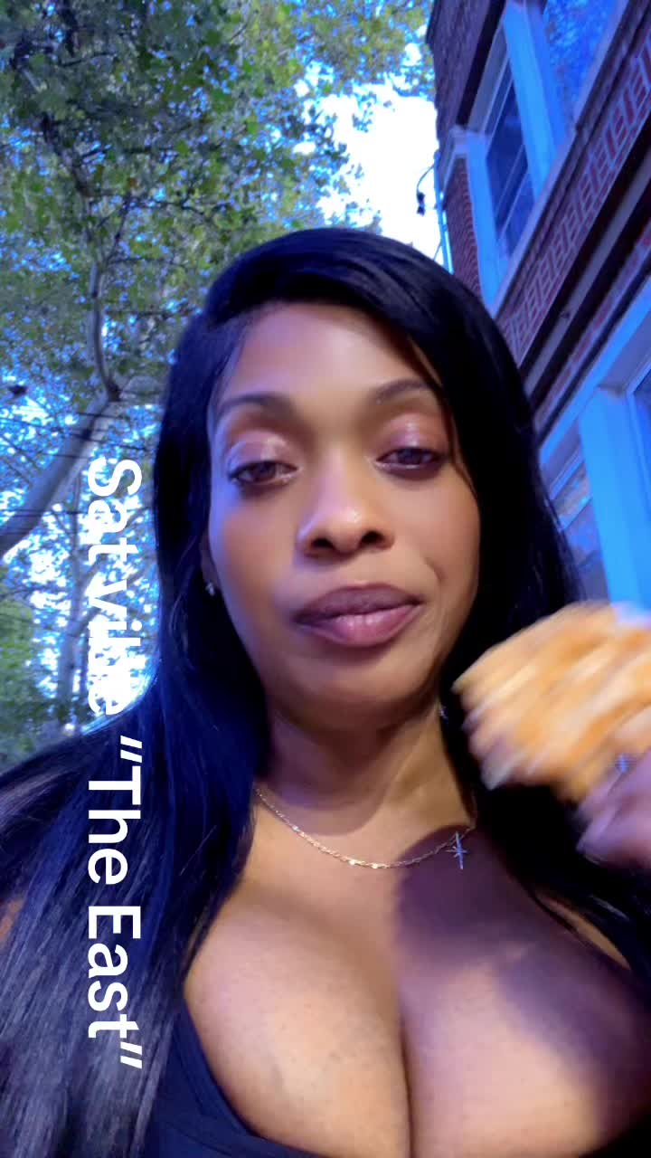@Pretty Eye Sharline ♈😈