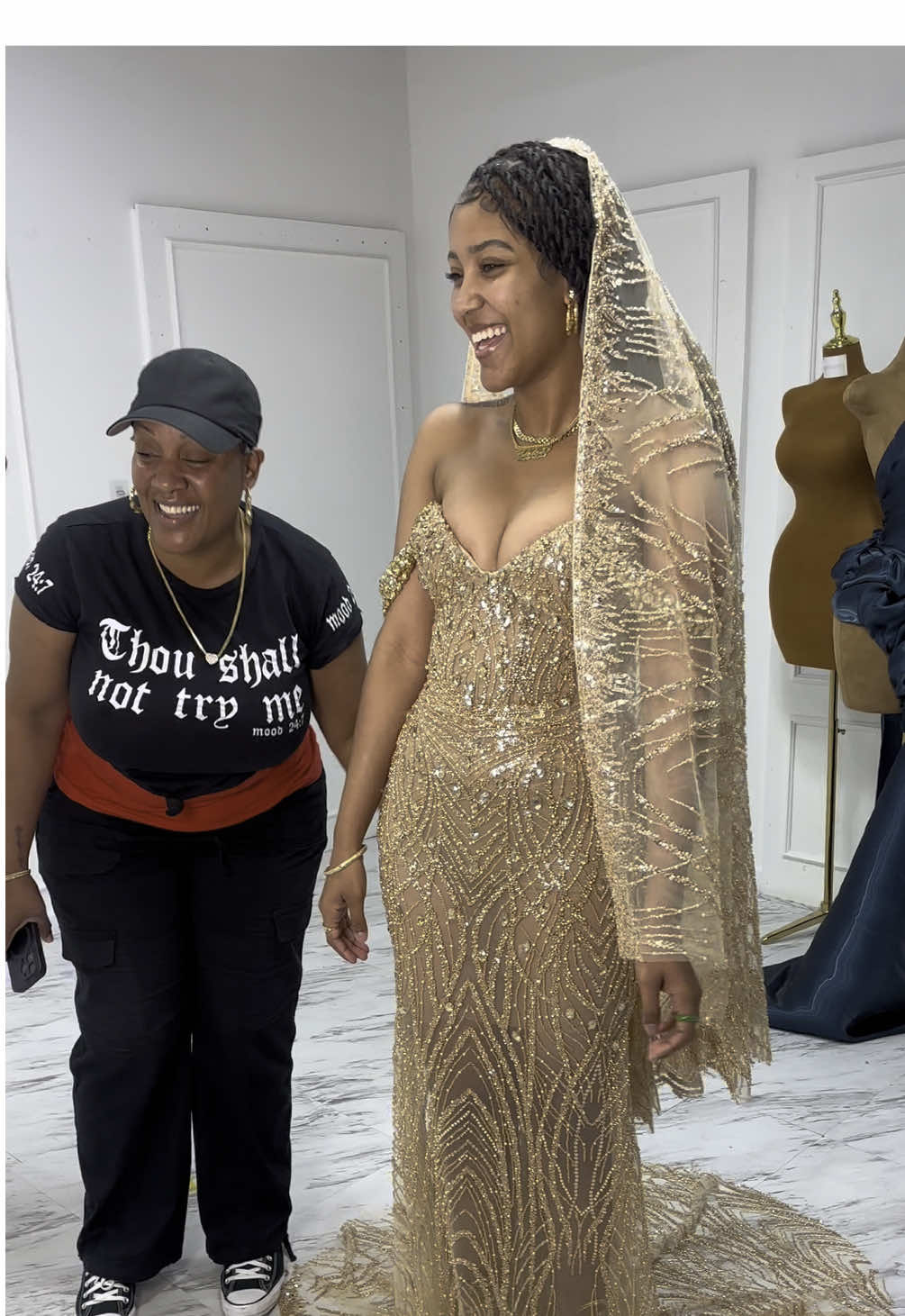 @Anit Cuts | Prom & Bridal