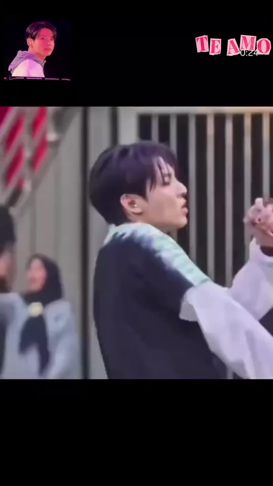 @𝑮𝒐𝒍𝒅𝒆𝒏 𝑱𝒌 ☆