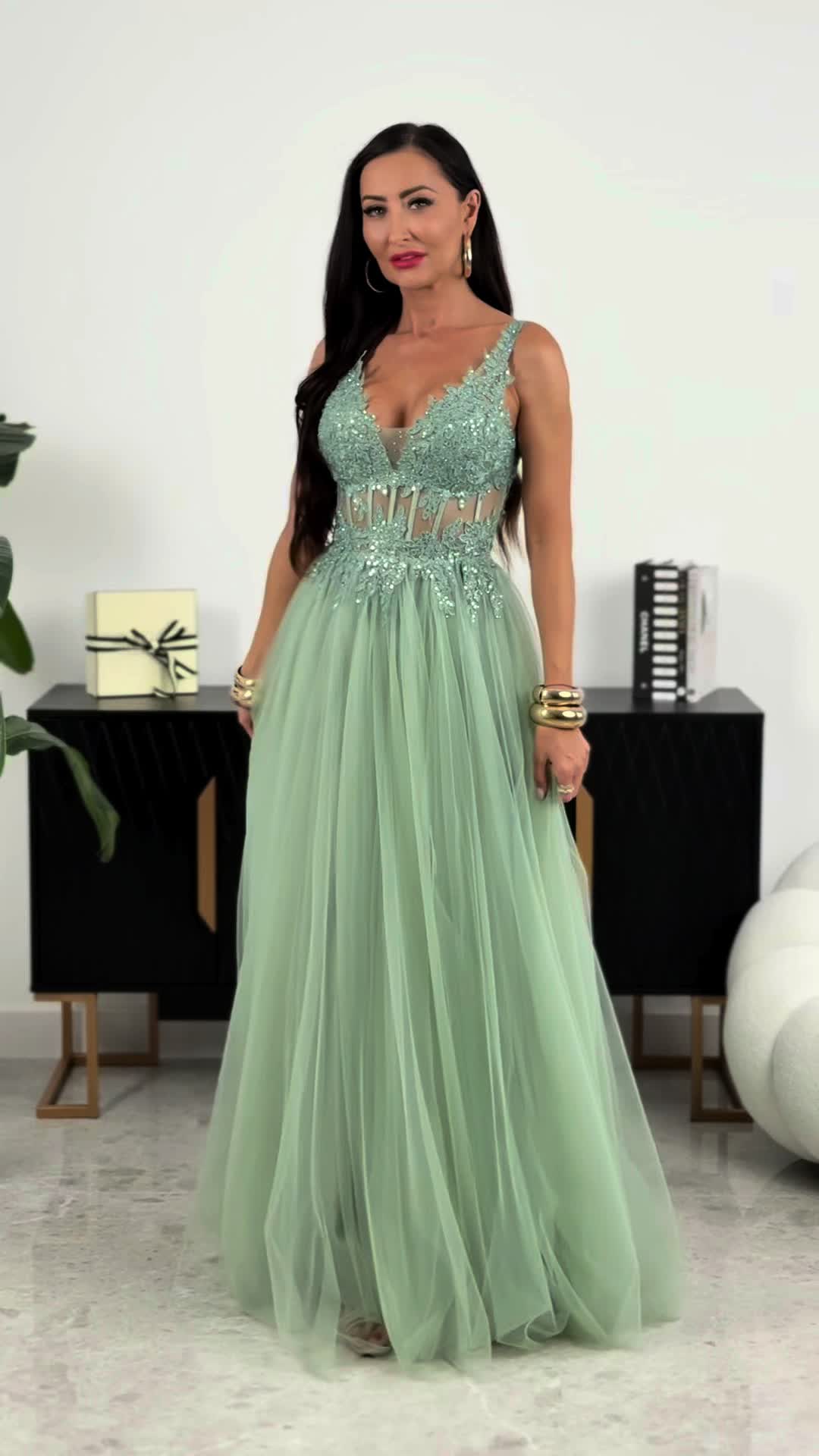 @Elizabeth Collection