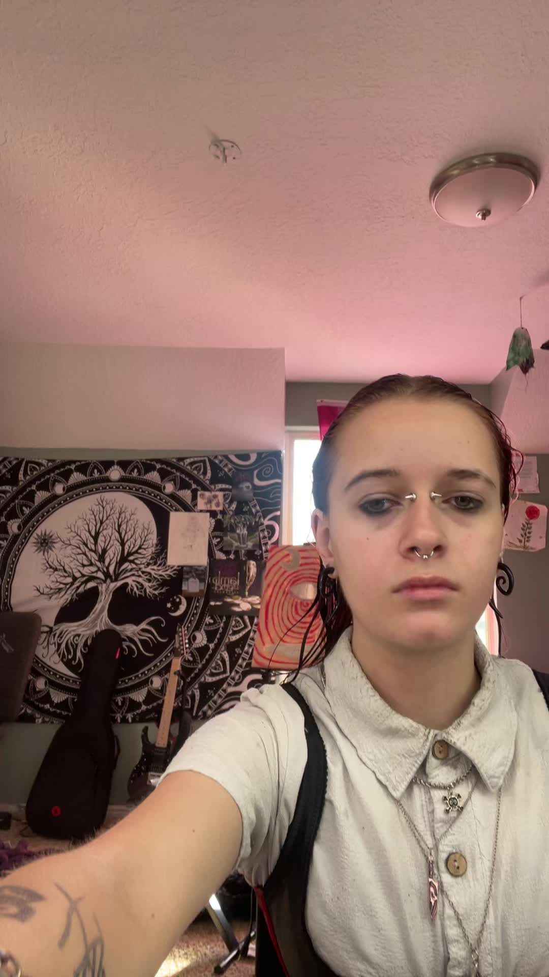 @CR0W