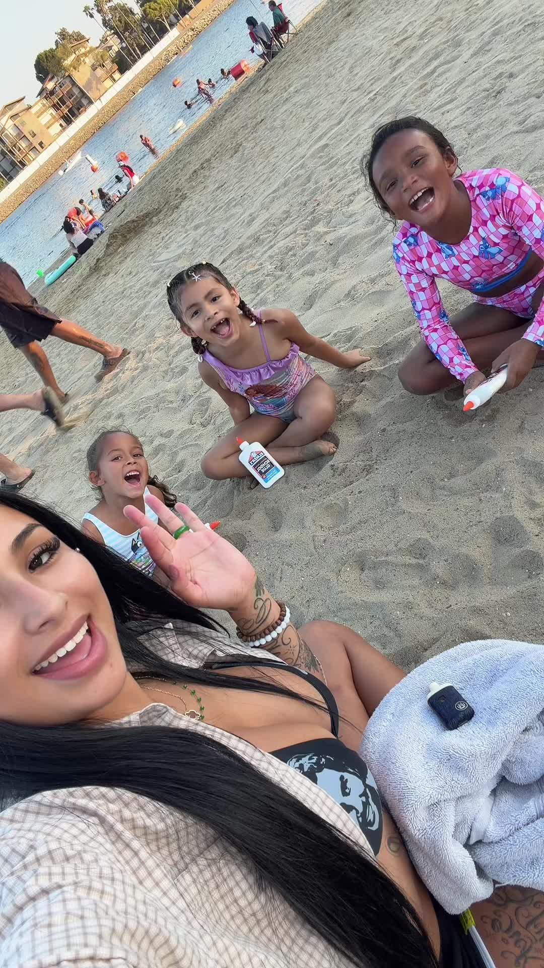 @Playgirllove