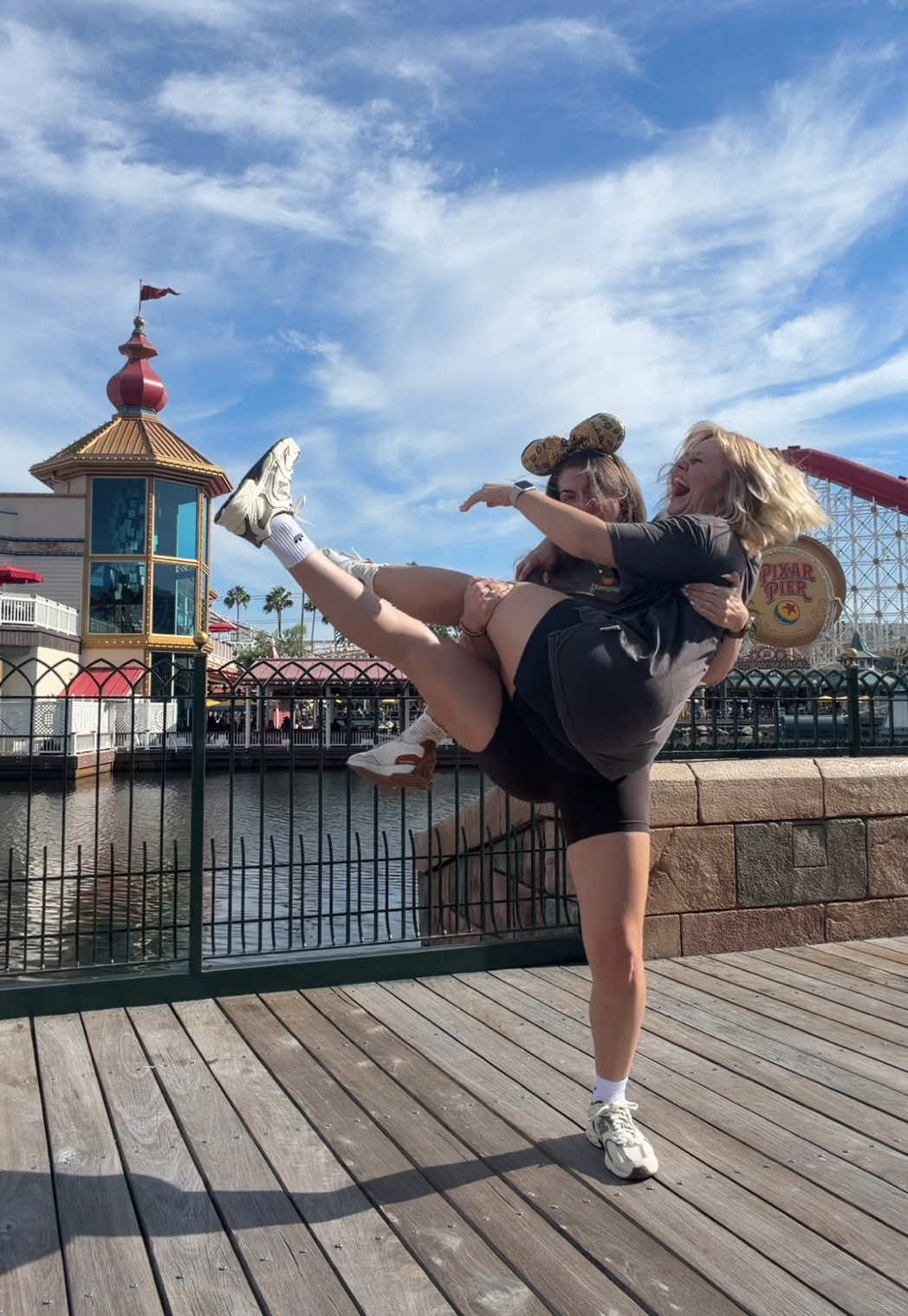 @noellerothofficial