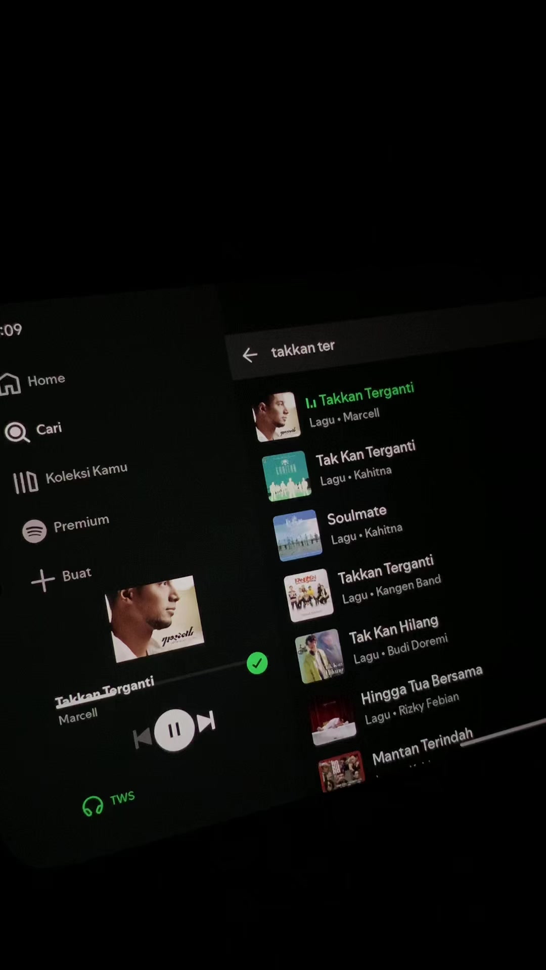 @🎧