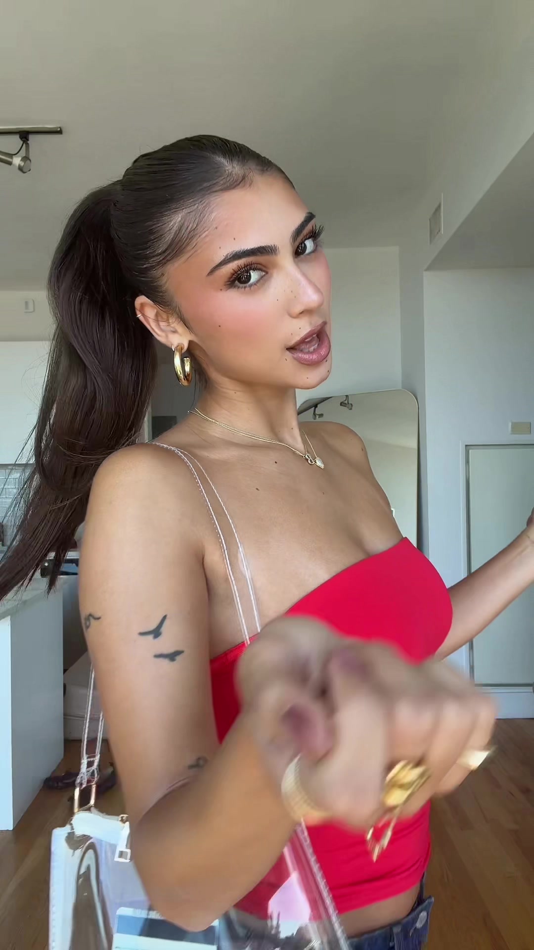 @bella