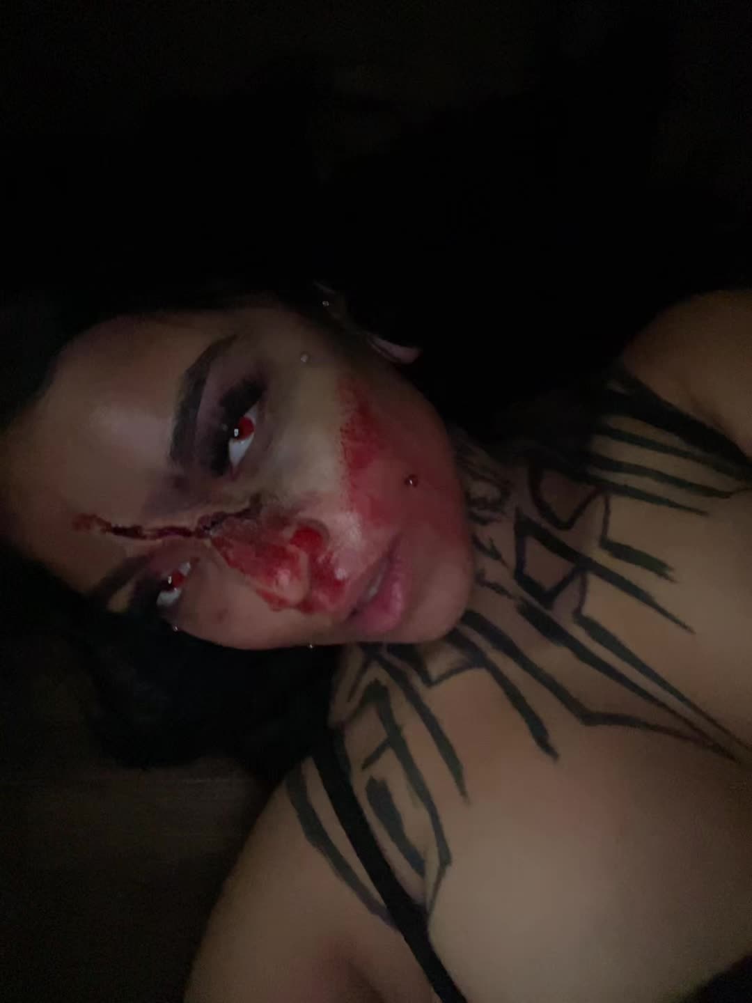 @FREAKSHOW KEEZH🦇
