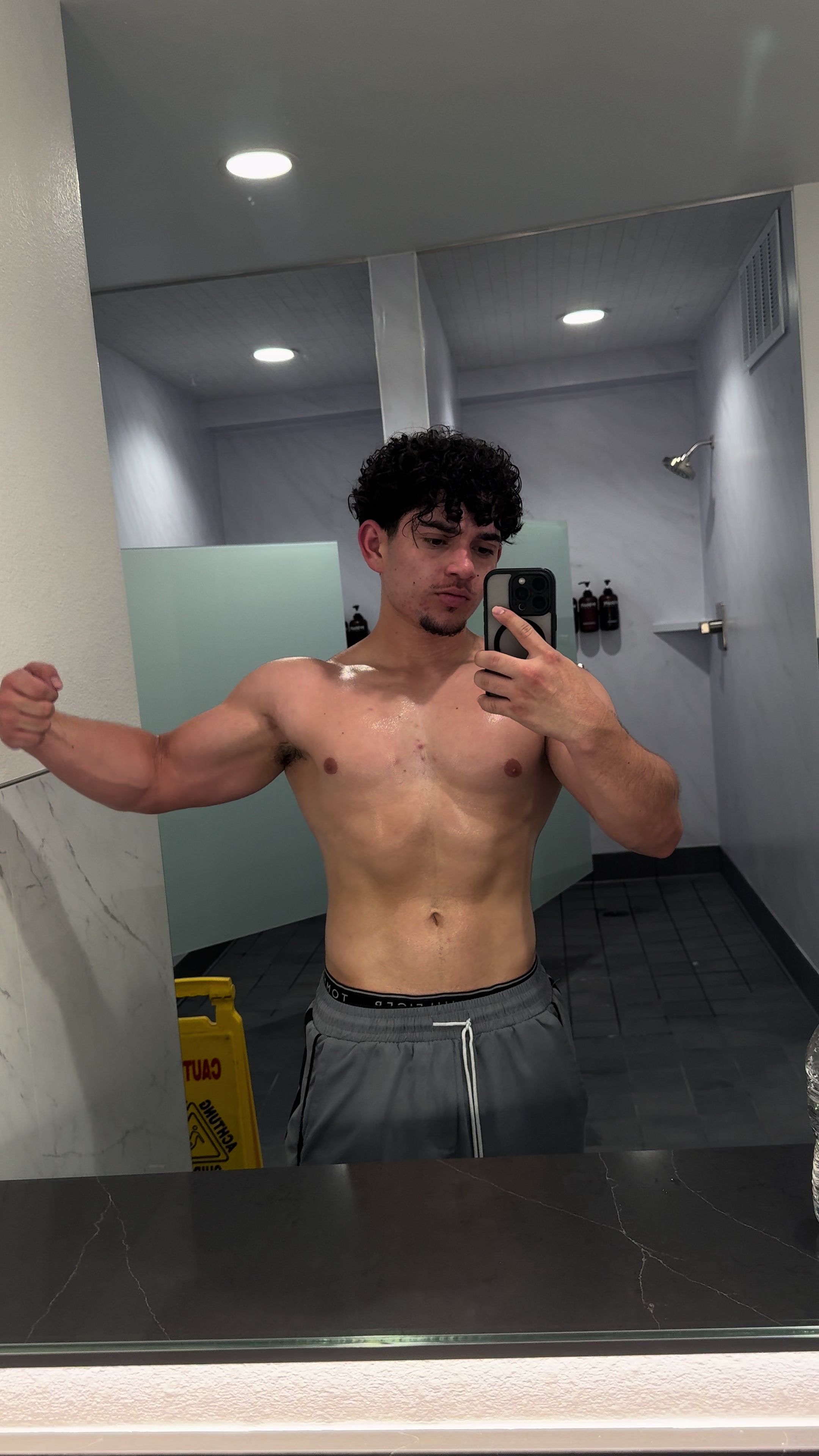 @jonnygoesgym