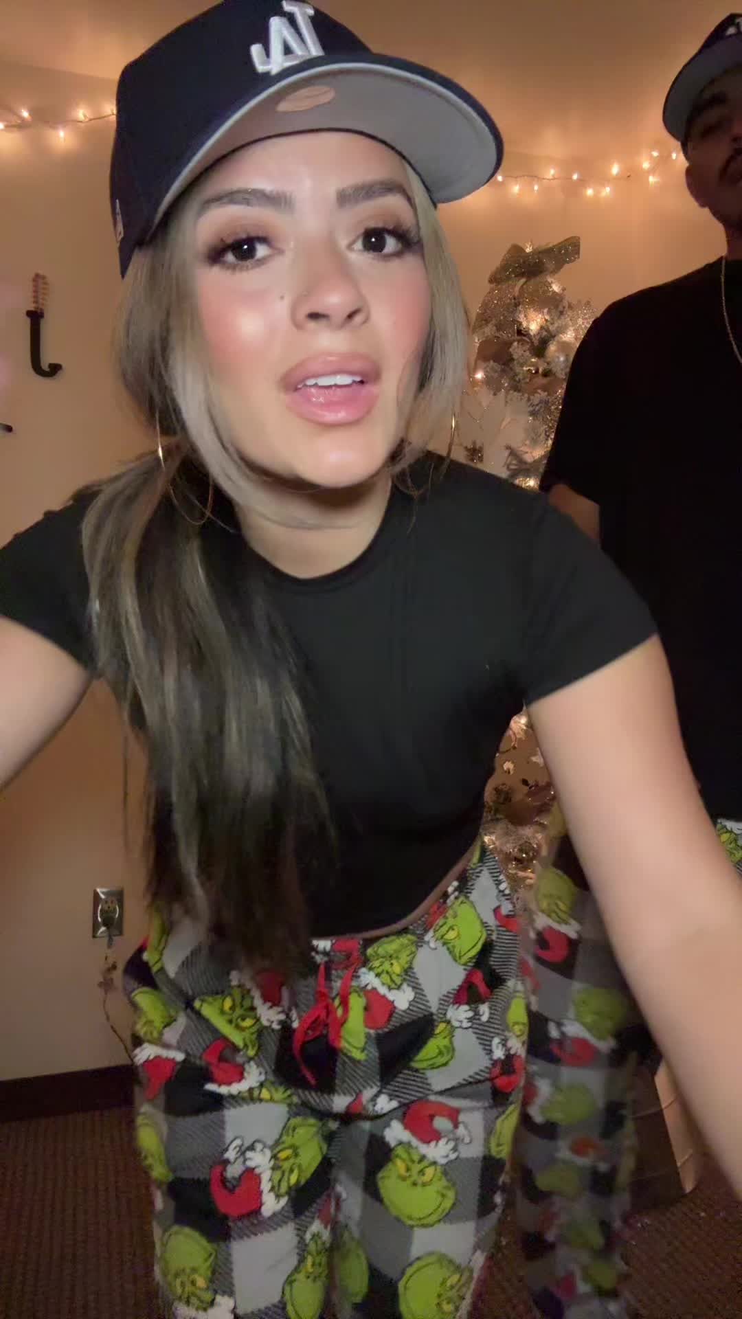 @Sienna Rae