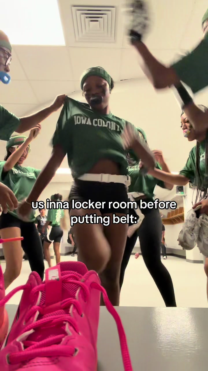 @🧍🏾♀️