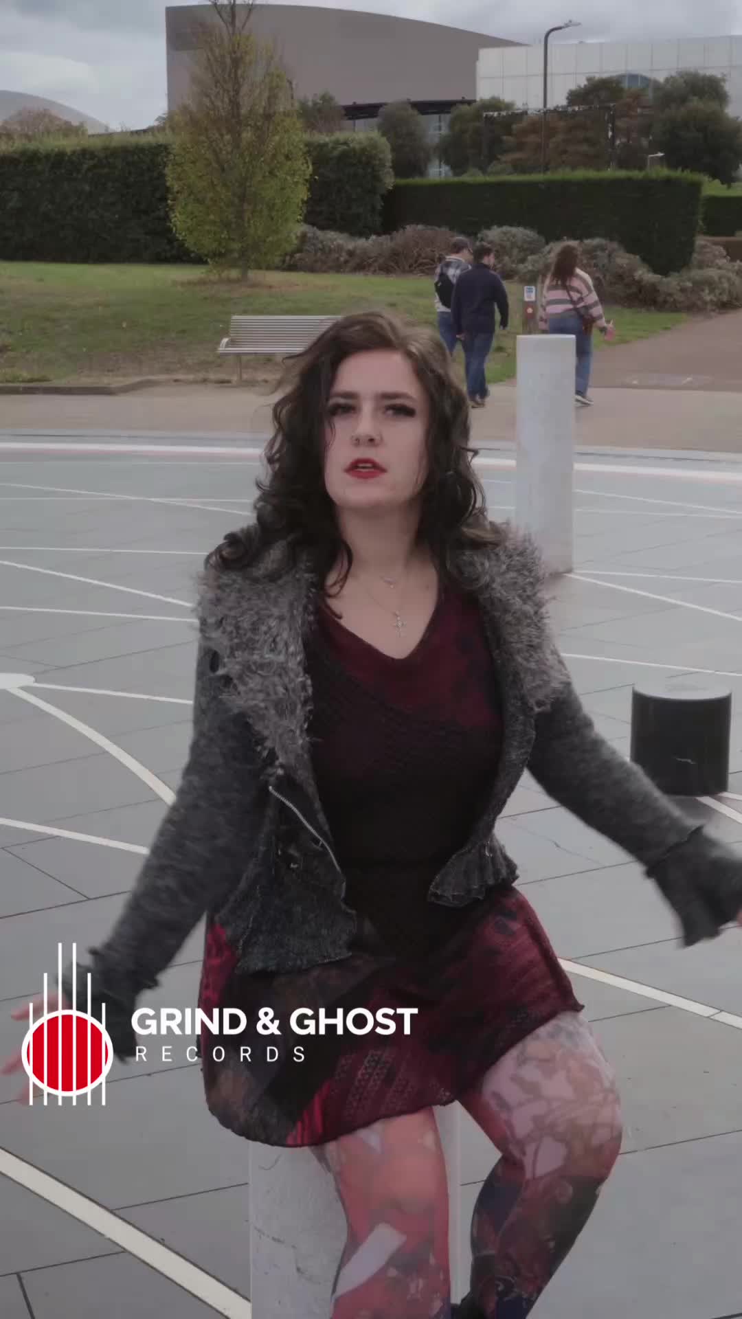 @G N G