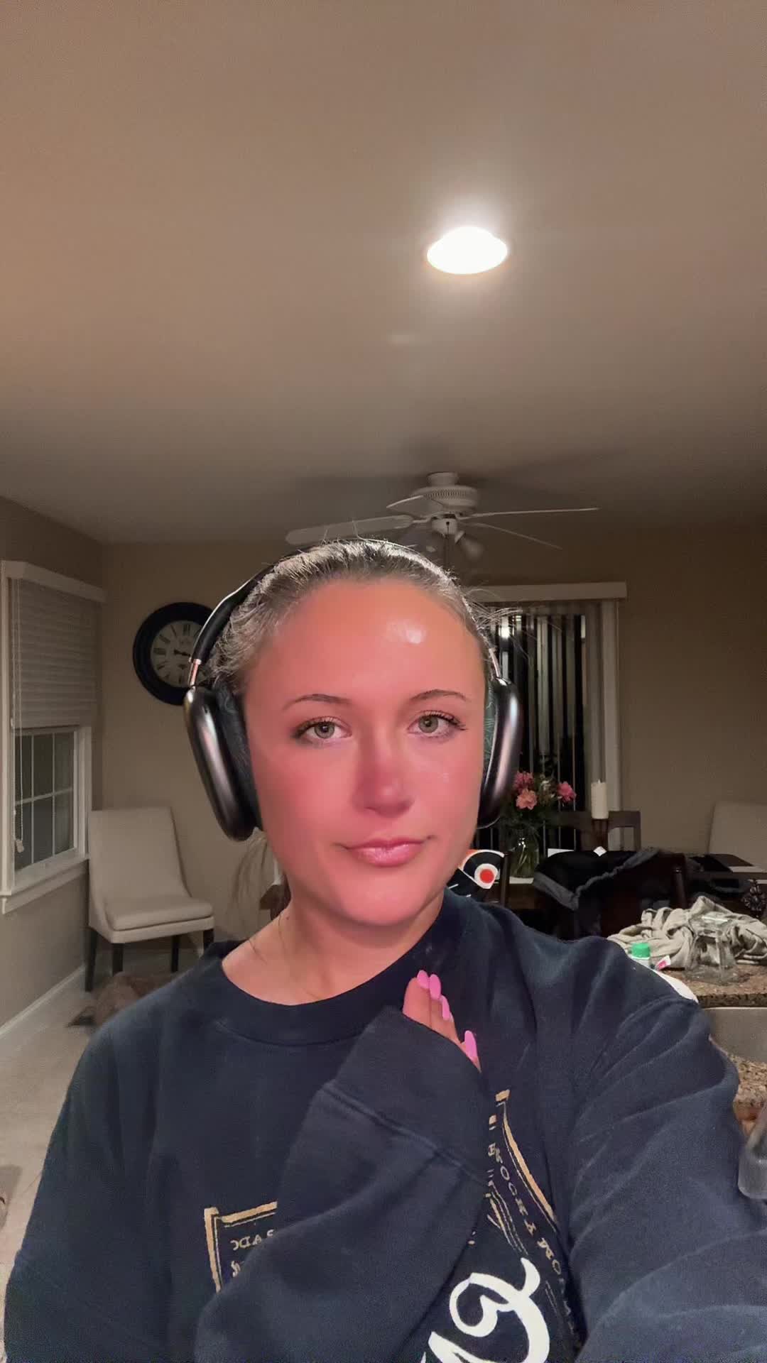@anihayes