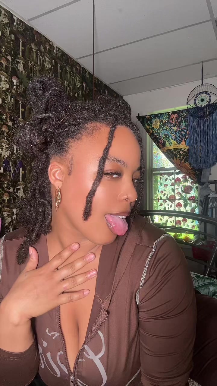 @WhimZee 🌺✨🧚🏽🔮