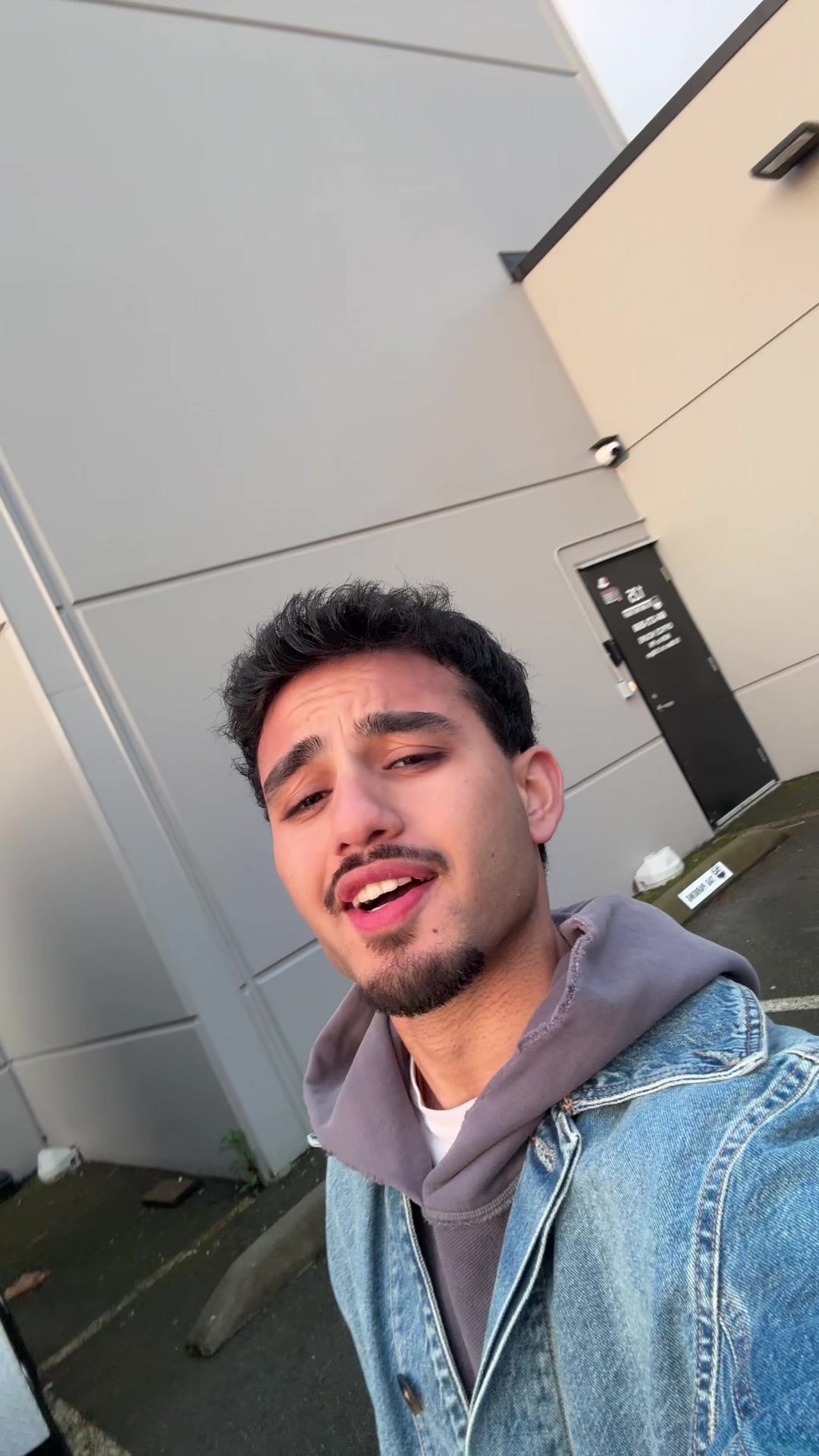 @Ash