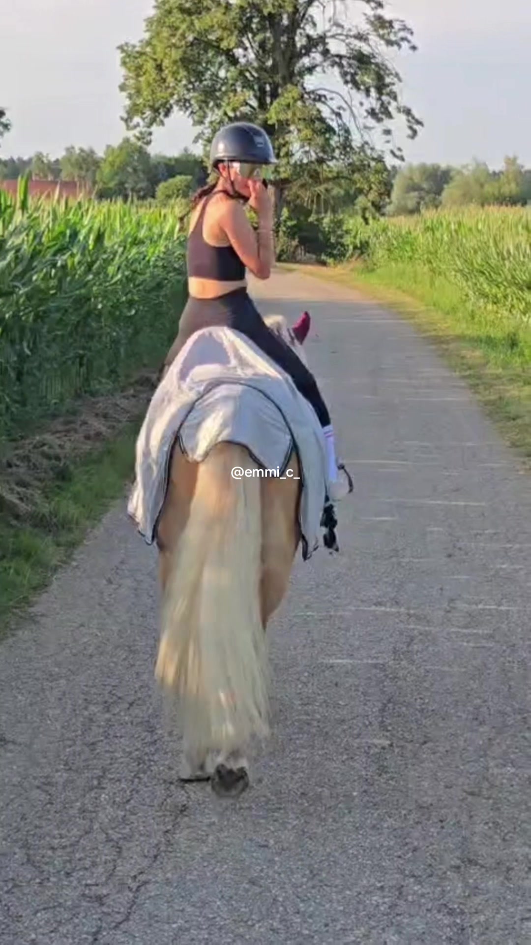 @emmi_c_