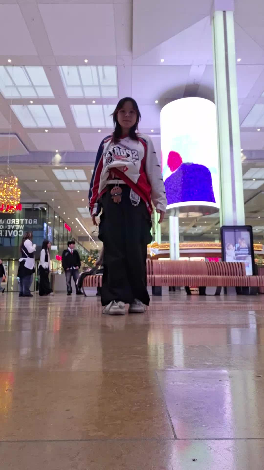 @Leeknow his oily ass cheeks