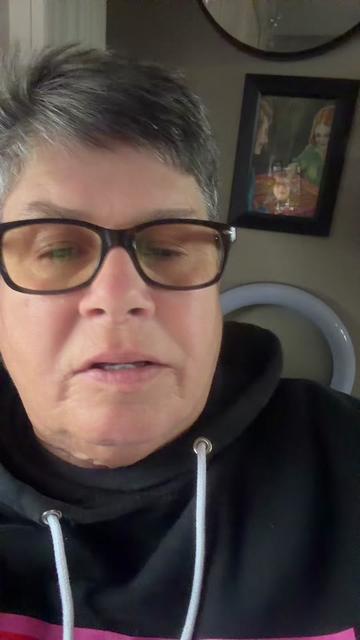 @lauriekinglive